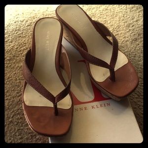 Tan colored Nine West sandal, size 51/2.